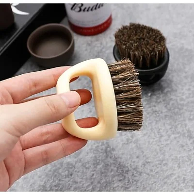 BROSSE BARBE POUR COIFFEUR H-58 Beard brush