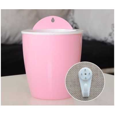 Pot de fleurs suspendu au mur